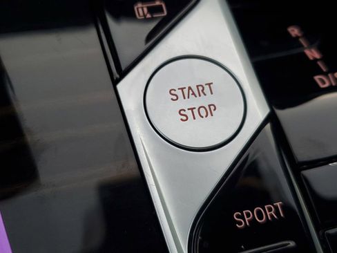 Used 2025 BMW X5 xDrive50e image 39