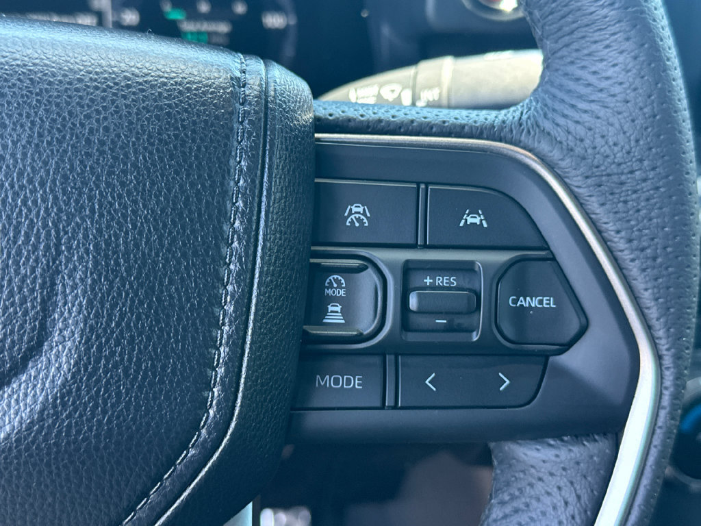 Used 2025 Toyota Tacoma TRD Sport AWD/4WD image 25