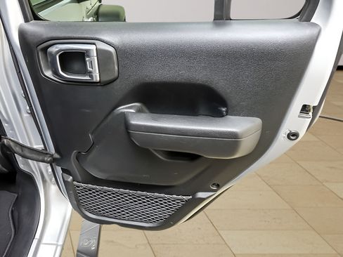 Used 2023 Jeep Wrangler Unlimited Sport AWD/4WD image 25