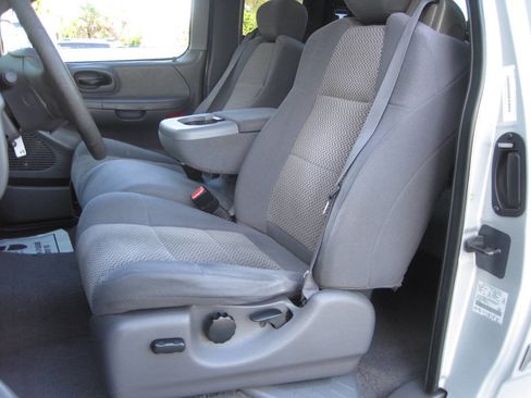 Used 2003 Ford F150 XLT RWD image 19