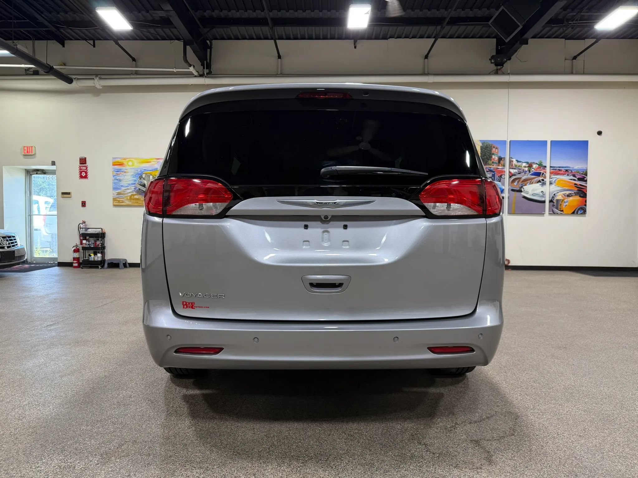 Used 2021 Chrysler Voyager L FWD image 6