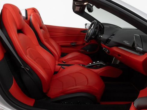 Used 2018 Ferrari 488 Spider image 47