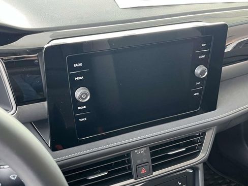 New 2025 Volkswagen Taos SE AWD/4WD image 21