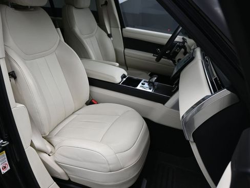 Used 2023 Land Rover Range Rover SE AWD/4WD image 9