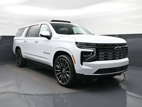 New 2026 Chevrolet Suburban High Country AWD/4WD image 9