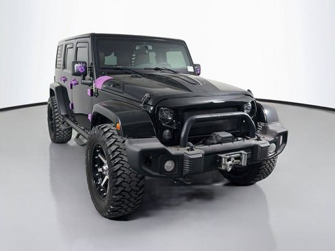 Used 2015 Jeep Wrangler Unlimited Sahara AWD/4WD image 3