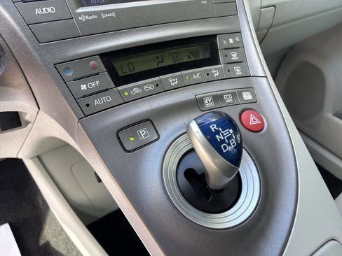 Used 2015 Toyota Prius Three FWD image 16