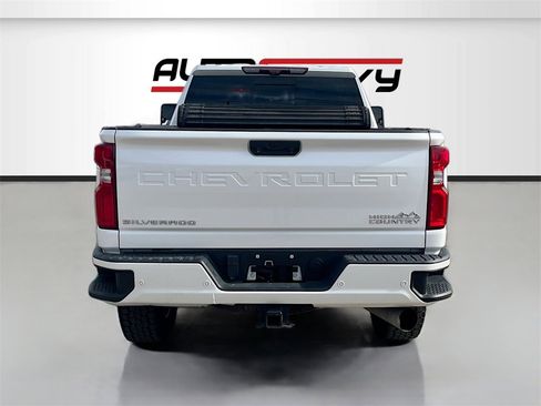 Used 2022 Chevrolet Silverado 3500 High Country w/ Technology Package image 6