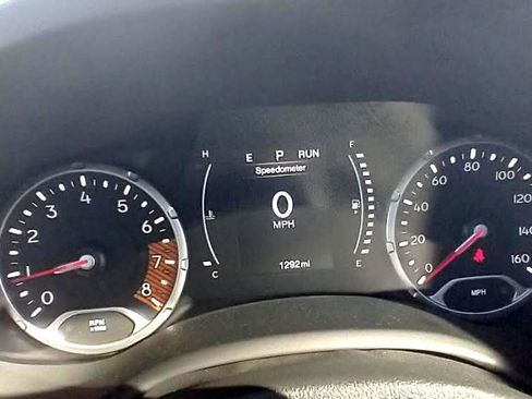 Used 2020 Jeep Renegade Latitude w/ Cold Weather Group image 16