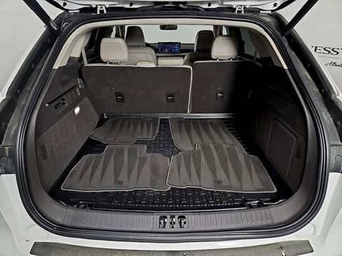 Certified 2022 Lincoln Nautilus Reserve w/ Equipment Group 201A image 30