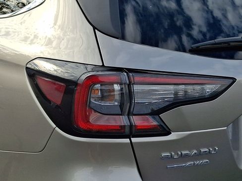 Used 2020 Subaru Outback Limited image 10