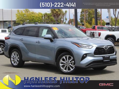 Used 2023 Toyota Highlander Limited FWD image 1