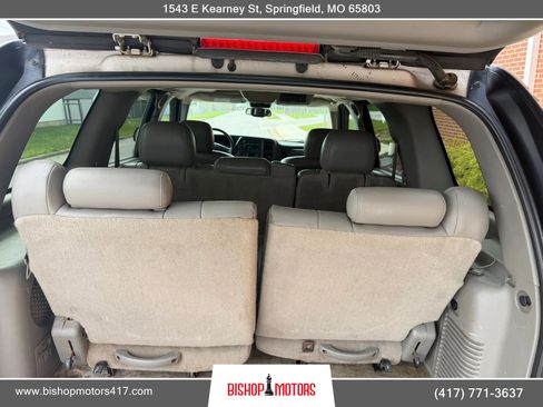 Used 2004 Chevrolet Tahoe LT w/ LT Preferred Equipment Group AWD/4WD image 10