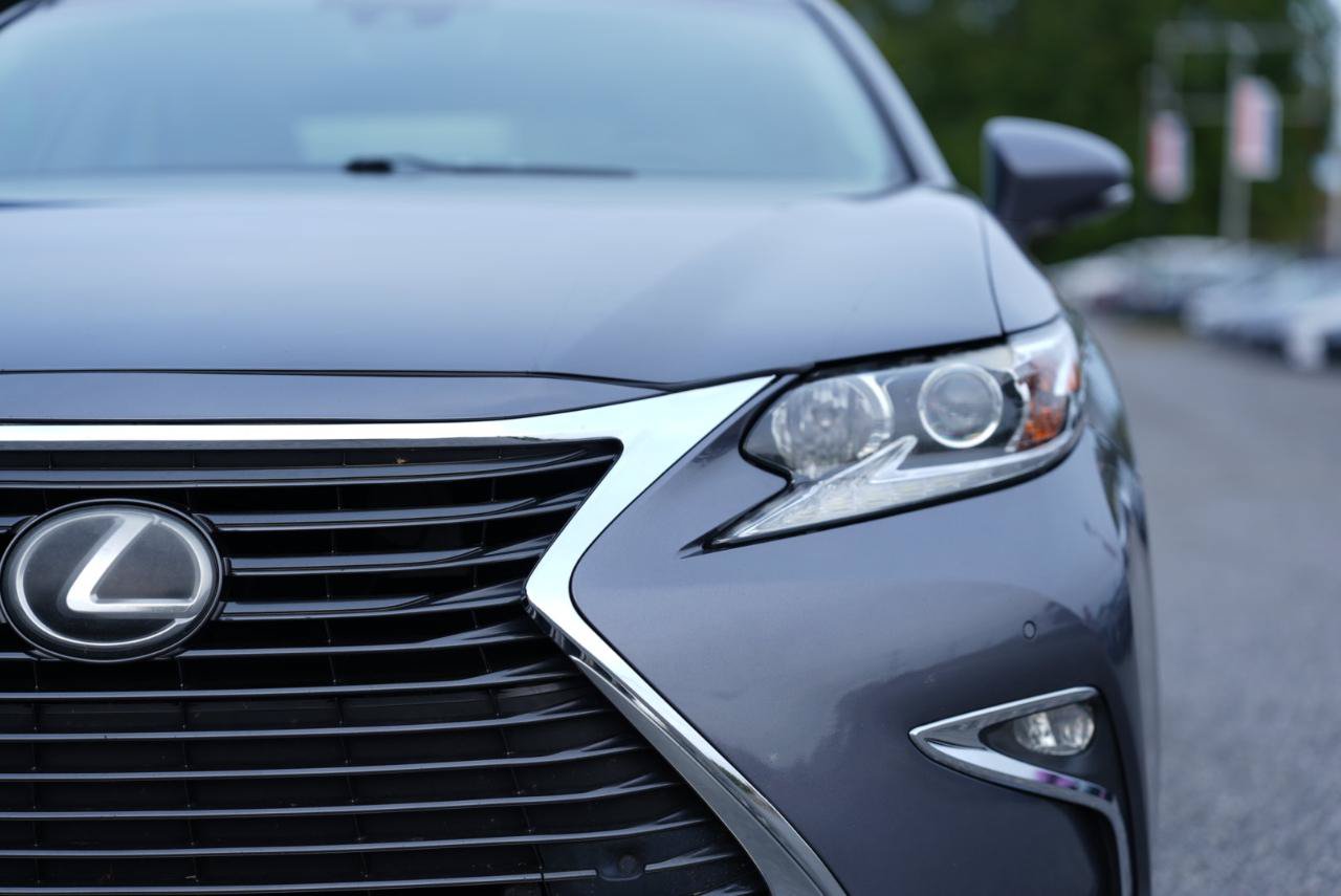 Used 2017 Lexus ES 350 w/ Navigation System Package FWD image 4