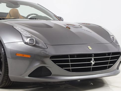 Used 2018 Ferrari California T image 68