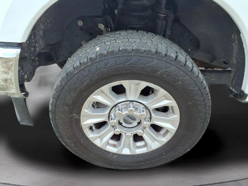 Used 2021 Ford F250 XLT AWD/4WD image 11