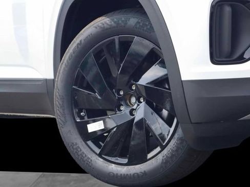 New 2026 Volkswagen Atlas Cross Sport SE AWD/4WD image 3