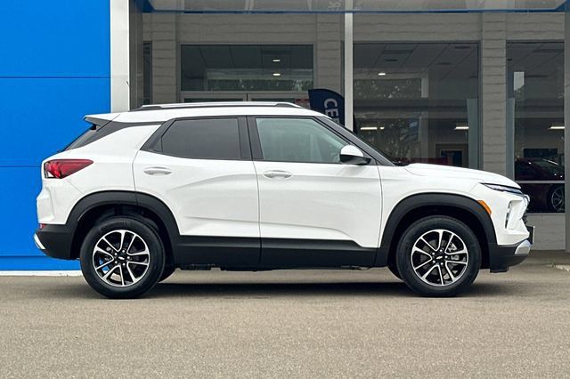 New 2026 Chevrolet TrailBlazer LT w/ Convenience Package AWD/4WD image 5