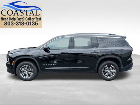 Used 2025 Chevrolet Traverse LT FWD image 9