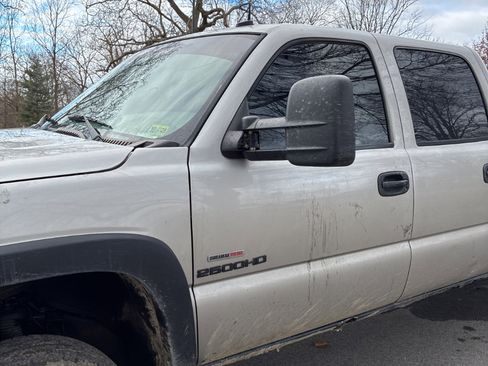 Used 2004 GMC Sierra 2500 SLE w/ Heavy-Duty Power Package image 6