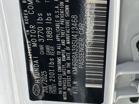 New 2025 Hyundai Venue SE image 31