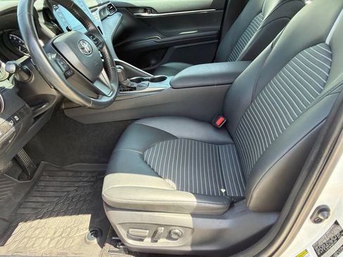 Used 2021 Toyota Camry SE FWD image 7