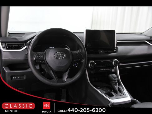 Certified 2025 Toyota RAV4 XLE AWD/4WD image 6