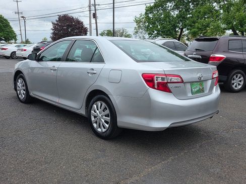 Used 2012 Toyota Camry LE FWD image 5