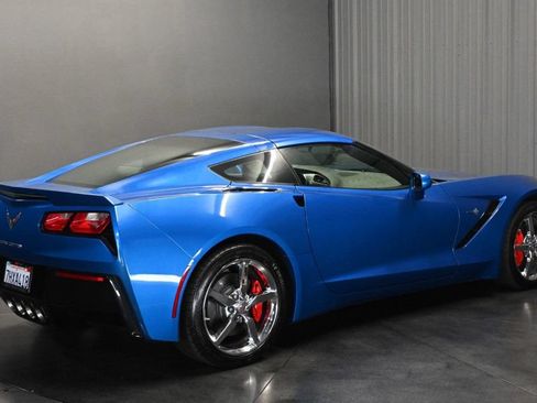 Used 2015 Chevrolet Corvette Stingray Coupe w/ 2LT Preferred Equipment Group RWD image 5