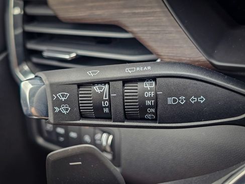 New 2026 GMC Acadia Denali w/ Super Cruise Package AWD/4WD image 23