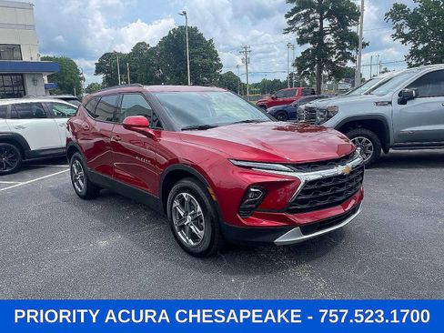 Used 2024 Chevrolet Blazer LT w/ Convenience Package FWD image 2