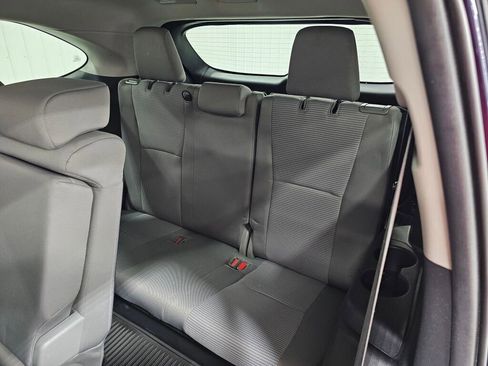 Used 2021 Toyota Highlander LE image 4