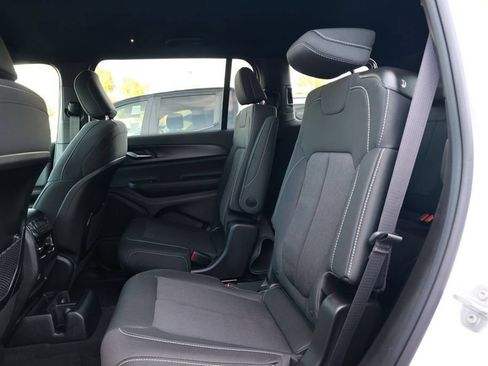 New 2026 Jeep Grand Cherokee L 4WD image 30