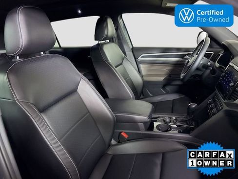 Certified 2022 Volkswagen Atlas Cross Sport SEL AWD/4WD image 30