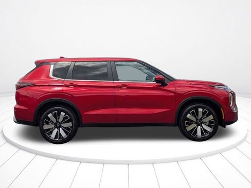 New 2026 Mitsubishi Outlander SE FWD image 2