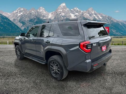 Used 2025 Toyota 4Runner SR5 AWD/4WD image 7