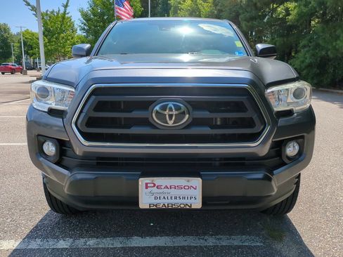 Used 2021 Toyota Tacoma SR5 RWD image 9