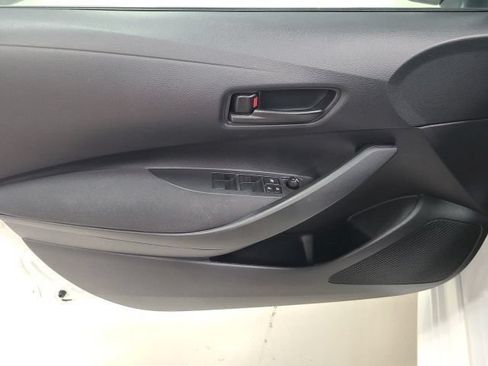 Used 2022 Toyota Corolla LE FWD image 19