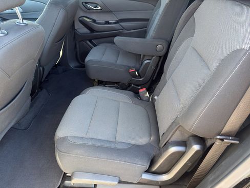 Used 2023 Chevrolet Traverse LT image 25