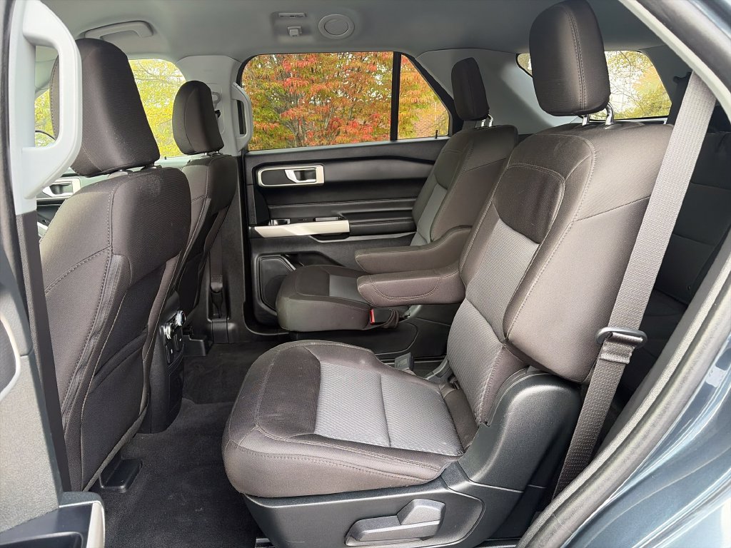 Used 2023 Ford Explorer XLT AWD/4WD image 25