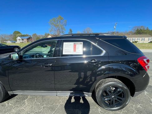 Used 2017 Chevrolet Equinox LT w/ Midnight Edition image 4