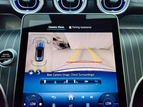 Used 2025 Mercedes-Benz GLC 300 image 18