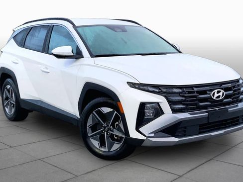 Used 2025 Hyundai Tucson SEL FWD image 3
