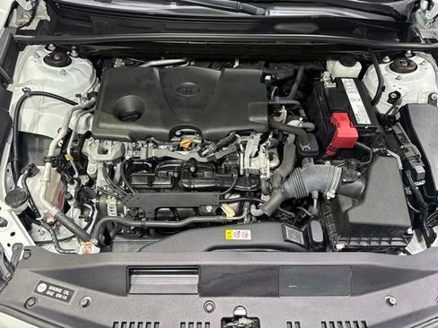 Used 2019 Toyota Camry XSE FWD image 9