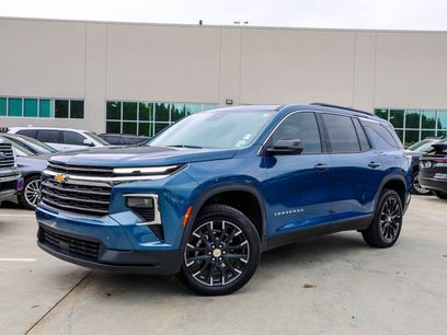 Used 2024 Chevrolet Traverse LT