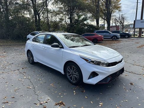 Used 2023 Kia Forte GT-Line w/ GT-Line Premium Package image 4