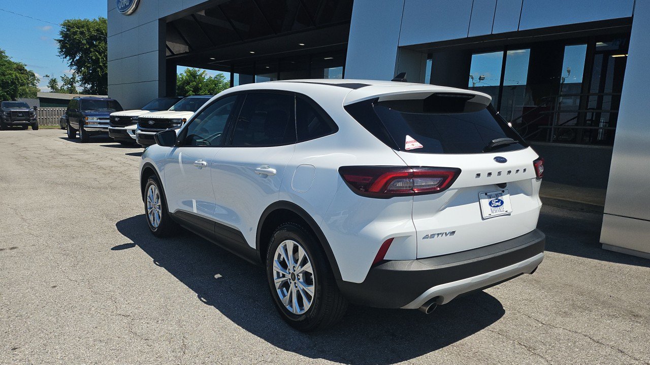 Used 2025 Ford Escape Active FWD image 3