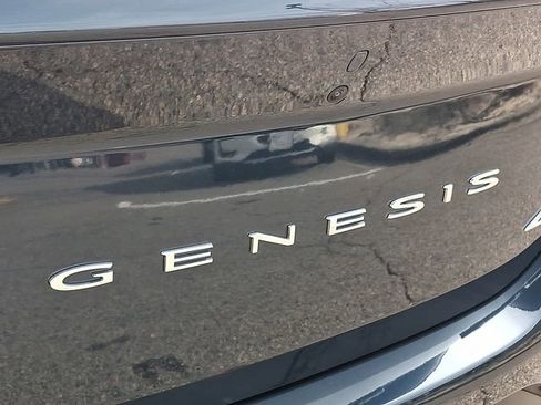 Used 2025 Genesis G70 2.5T image 29