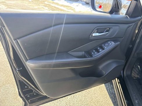 Used 2024 Nissan Rogue SV image 19