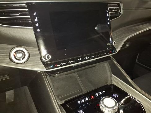 Certified 2024 Jeep Wagoneer L Series III w/ Flexible Seating Group AWD/4WD image 14